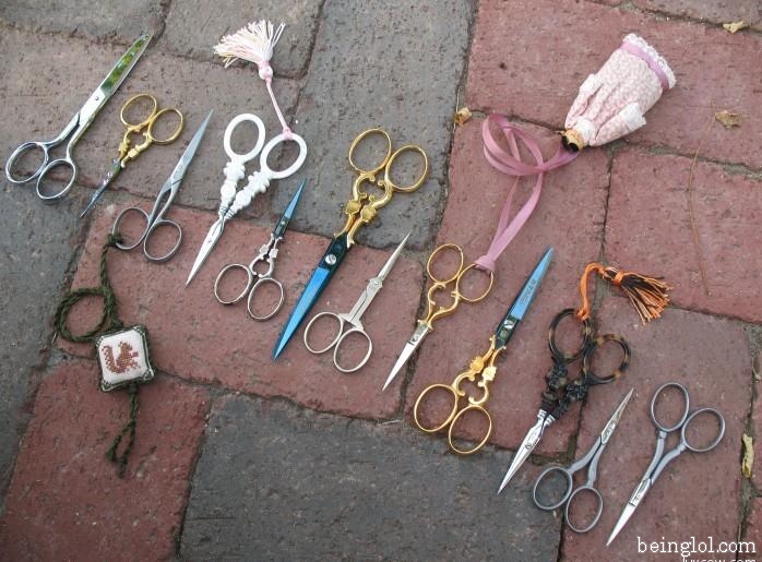 How many scissors are there?