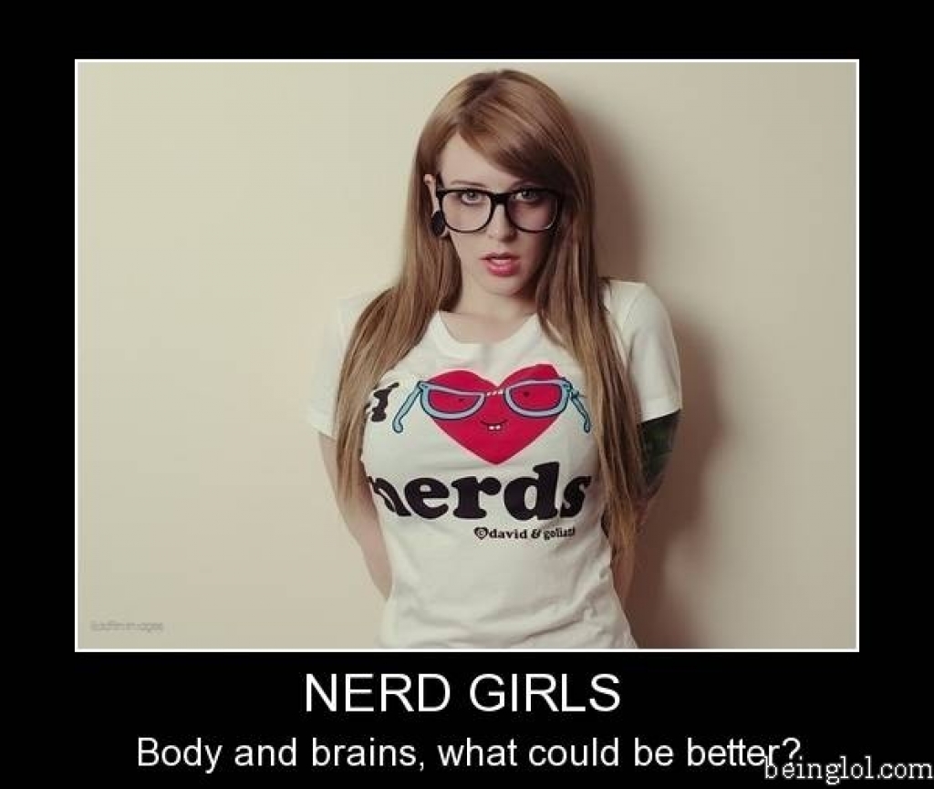 Geeky Girls Pics