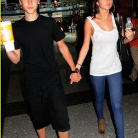 Justin Bieber & Selena Gomez Holding