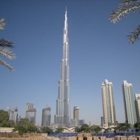 How many floors in burj khalifa ?